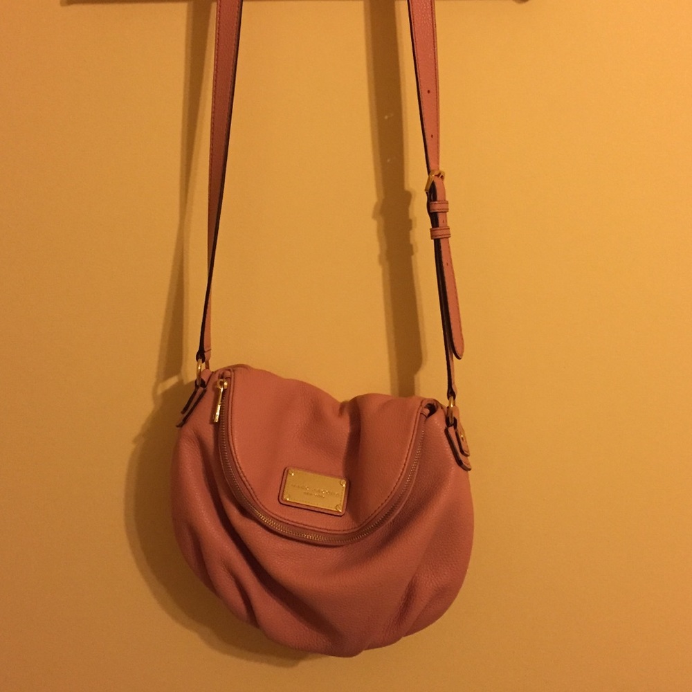 MARC JACOBS large  CLASSIC MESSENGER BAG- EUC - Picture 7 of 9